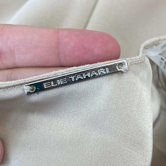 NEW Elie Tahari Beige V-Neck FERN Dress Size 4 - Picture 3 of 6